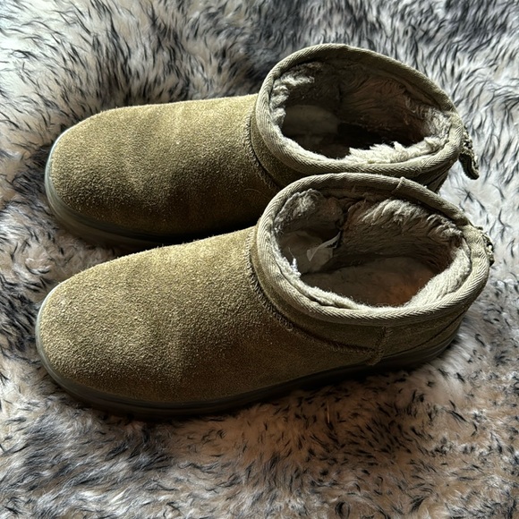 UGG - Rubber bottom - Picture 3 of 4